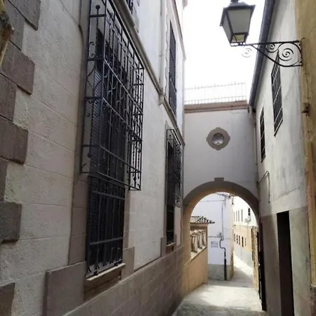 Apartamento Tranquilo De 2 En Pleno Casco Histórico *